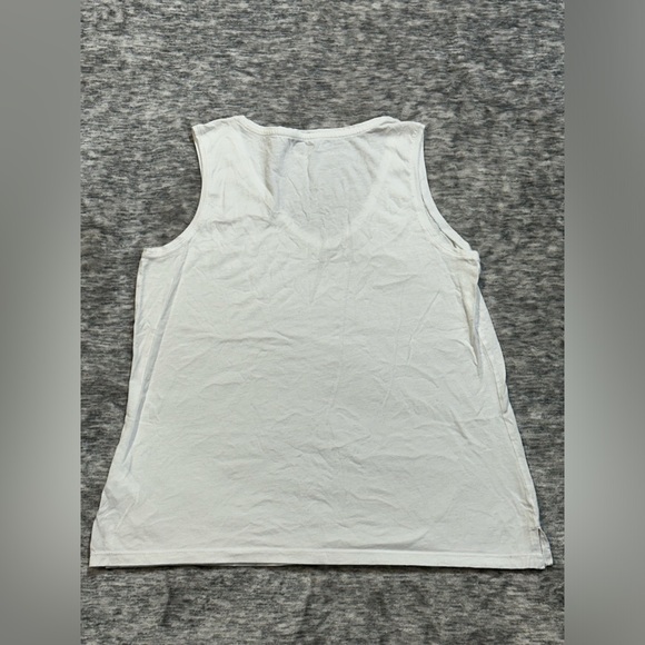 2 Old Navy EveryWear V-Neck Tank Tops Size Small - Picture 9 of 9